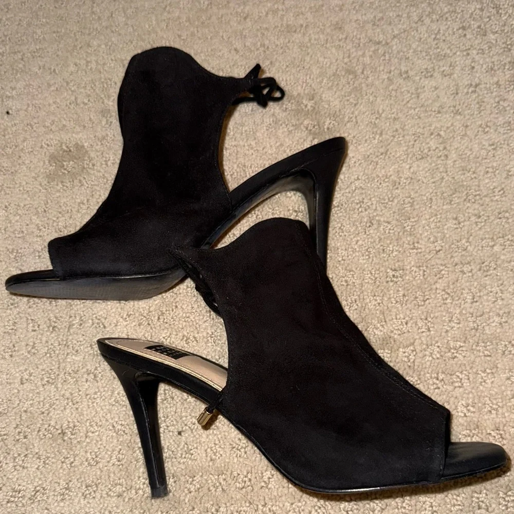 White House Black Market WHBM Isla Open Toe Shootie Black Suede Size 7